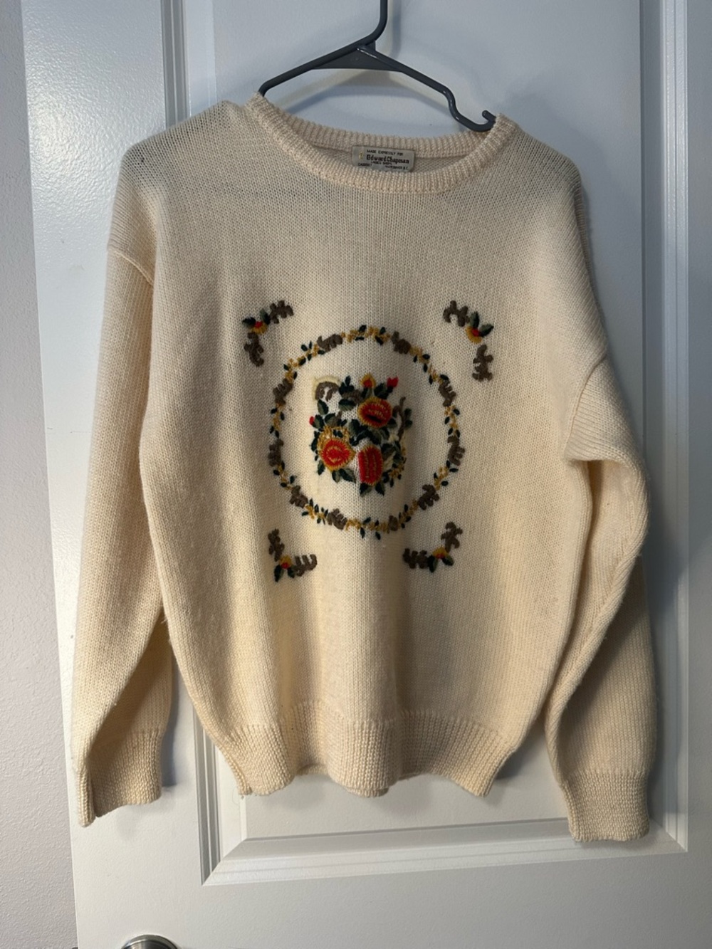100% Wool Vintage Crewneck Sweater with Embroidered Floral Motif small